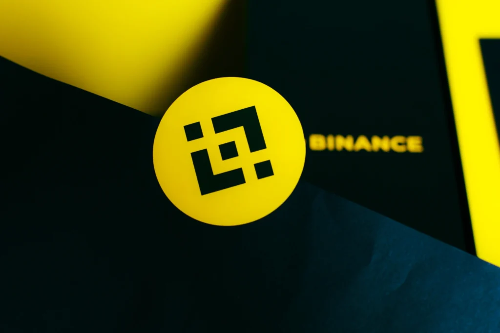Binance mo rong he sinh thai stablecoin dua USD1 token lien ket voi gia dinh Trump