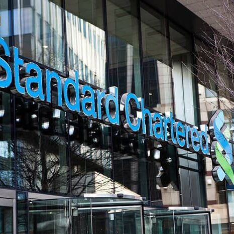 Standard Chartered hạ dự báo tăng giá Bitcoin